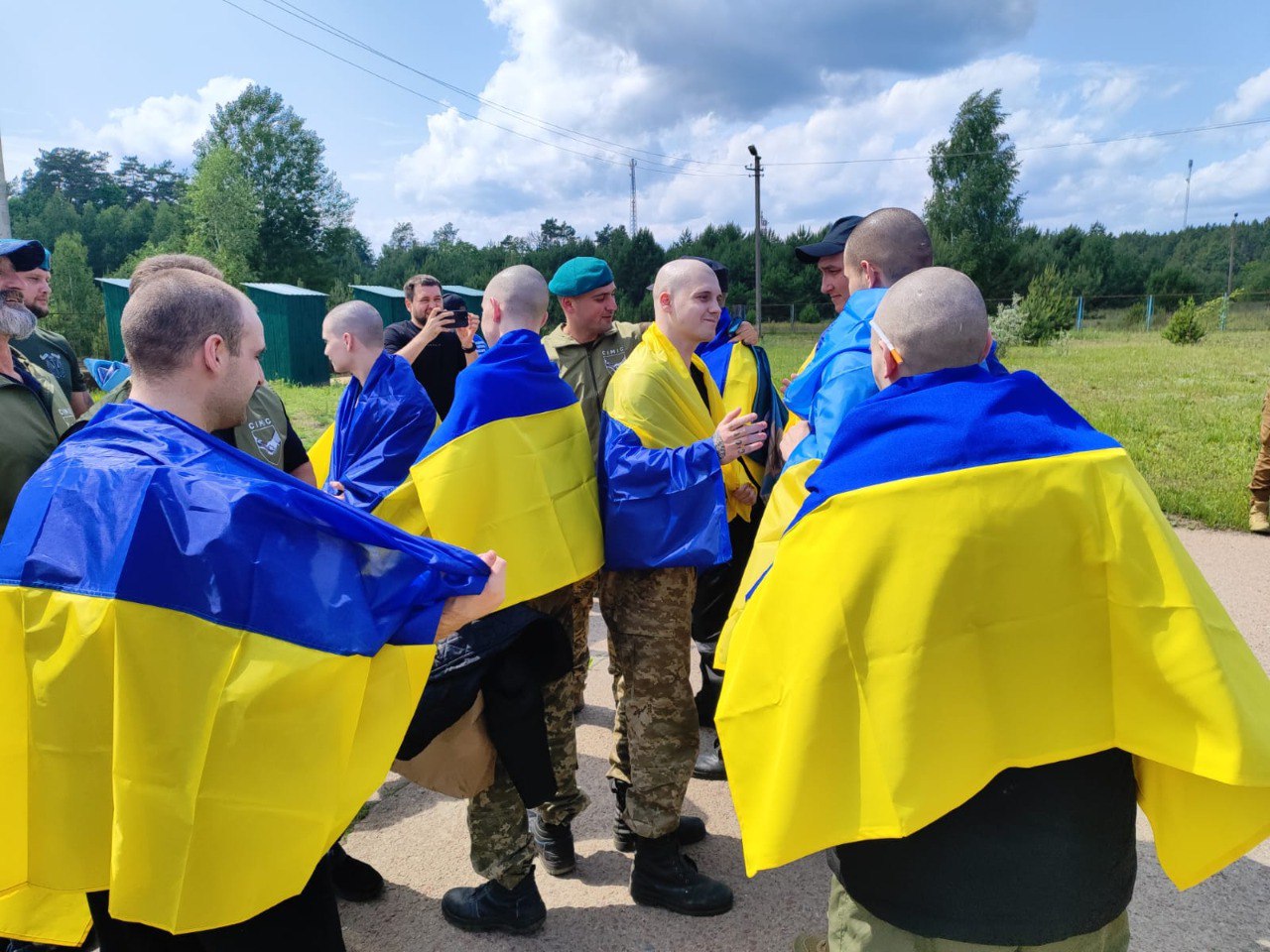 Повернені з полону воїни