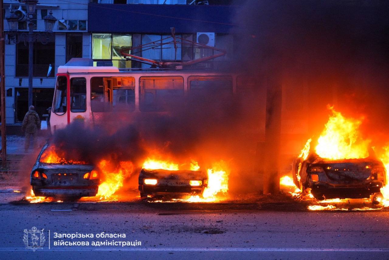 Наслідки авіаційного удару по Запоріжжю 