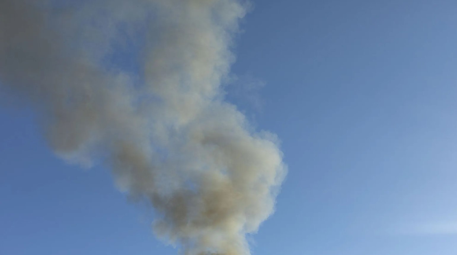 Дим у небі