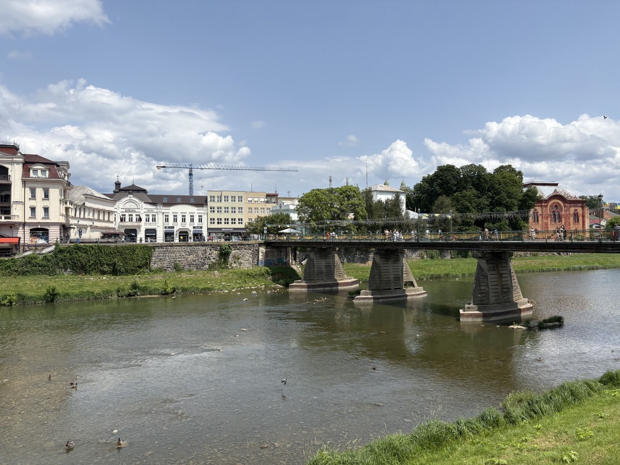 Ужгород, пішохідний міст, річка Уж