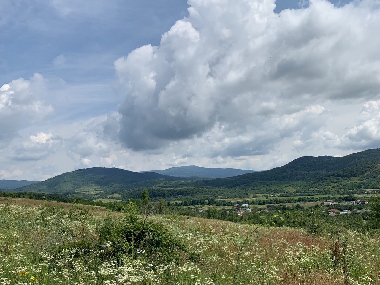 Закарпаття, гори, небо, хмари