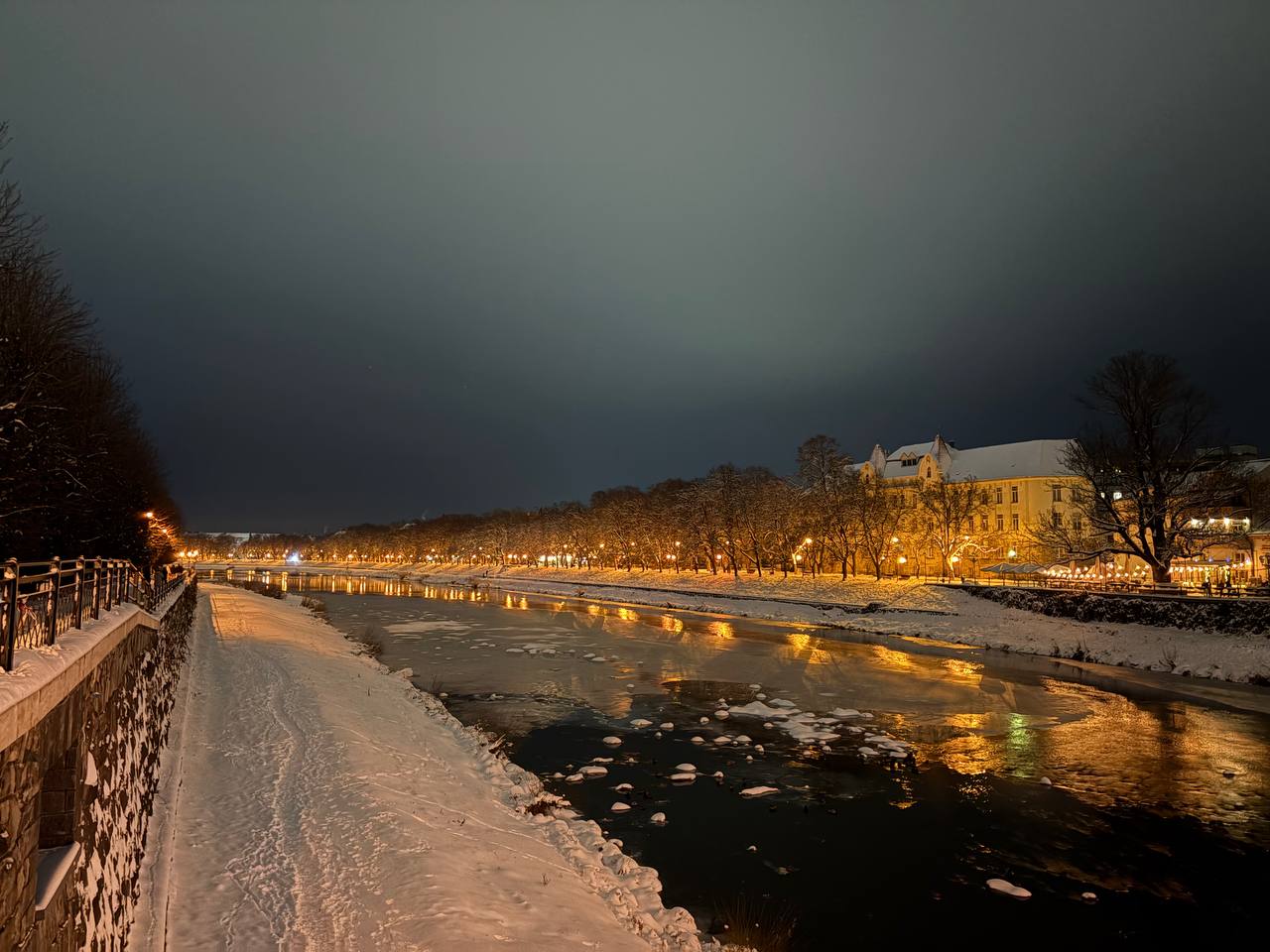 Зимовий Ужгород, річка Уж