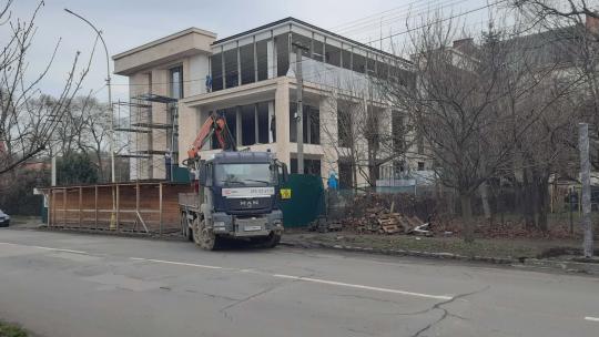 ТЦ на вулиці Митній в Ужгороді