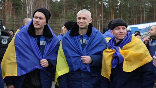 До України з російського полону повернули 200 захисників
