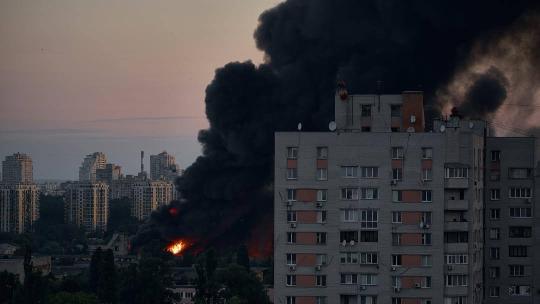 Наслідки російських атак у Києві