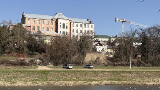 Ботанічна набережна в Ужгороді