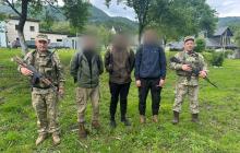 троє ухилянтів у горах