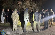 За місяць у середньому переправляли 20 осіб