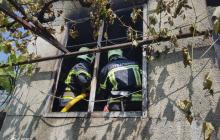 Рятувальники під час гасіння пожежі