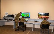 Військові удосконалюють свої навички на спеціальних тренажерах 