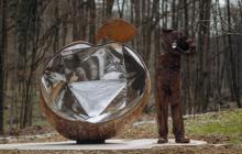 сквер Трьох яблук у Воєводині 