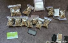 Наркотики, які, як повідомили в поліції, знайшли в 20-ти річного підозрюваного 