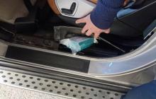 Авто та цигарки вилучили 