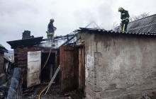Пожежники завадили перекиданню вогню на інші будівлі 