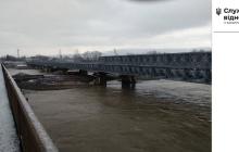 2 січня міст у Тересві відкрили для вантажівок