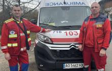 Фельдшер Олег Кадар та водій Віктор Мерзляк врятували життя 57-річному жителю села Обава 