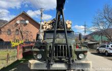 Вантажівку з деревиною вилучили 