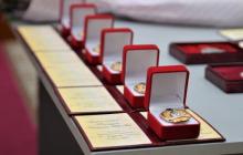 Закарпаток Ганну Дзямка та Світлану Ковач нагороджено званням «Мати-героїня»