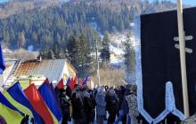 Ясінянська громада провела в останню дорогу Героя Андрія Ткачука