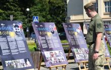 Виставка «З Україною в серці» про полеглих білоруських добровольців в Ужгороді