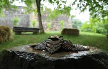 76 мініскульптура в Ужгороді з унгваритом