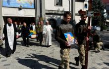Прощання із воїном Олегом Полешкіним