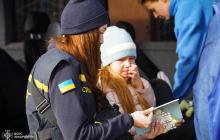 Зустріч людей на вокзалі у Мукачеві