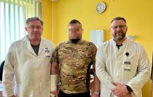 Хірурги Ігор Келемен та Роман Мацейко дістали осколок з легені 33-річного військового