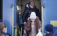 До Мукачева двома евакуаційними поїздами із Дніпропетровщини прибули 17 людей