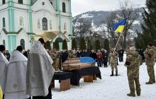 Прощання із полеглим воїном Василем Веклюком