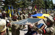 Прощання із полеглим воїном Олексієм Рожковим в Ужгороді