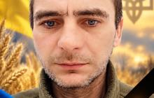 Захисник Євген Микоряк