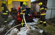 Пожежники ліквідовують займання авто 