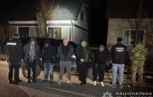 Затримані порушники та переправник