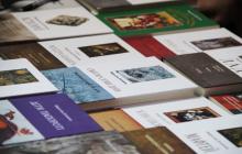 Книги Мирослава Дочинця на прилавку книгарні