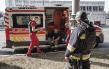 Карета швидкої допомоги під час обстрілу в Харкові