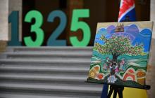 картина "Вплітаючи мир"