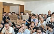 Ужгородці на сесії міськради, 25 серпня
