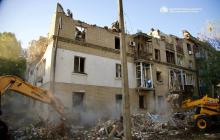 Будинок у Дніпрі після нічного російського обстрілу