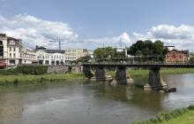 Ужгород, пішохідний міст, річка Уж