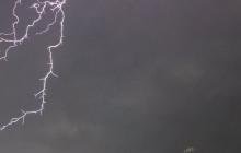 Блискавка під час грози
