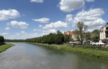 Ужгород, річка Уж, набережна Незалежності