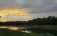 Ужгород, набережна, річка Уж, захід сонця