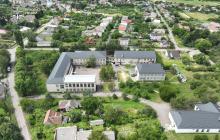 Освітній заклад в селищі Середнє