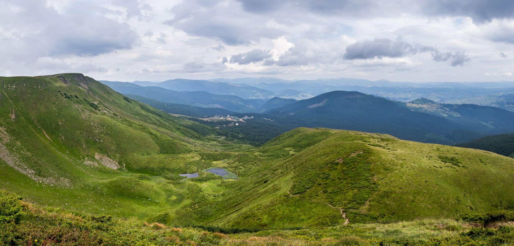 Краєвиди гірського масиву