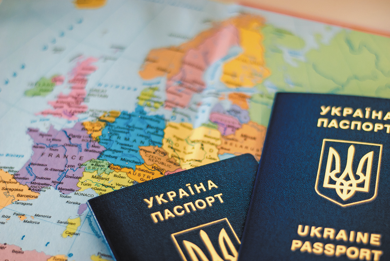 Закордонний паспорт громадянина України
