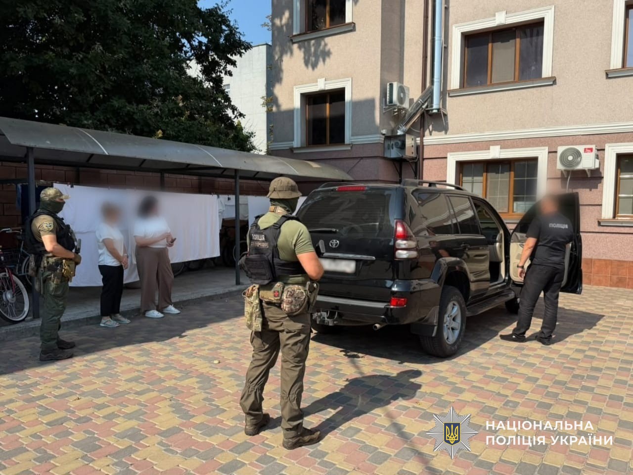 Обшуки у підозрюваних