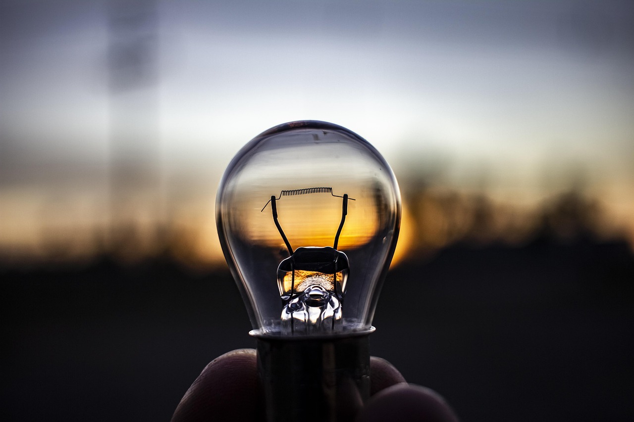 Лампа, небо